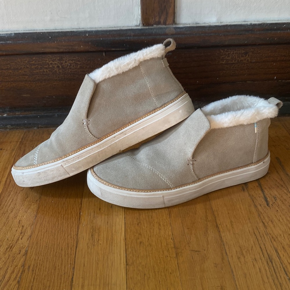 Fuzzy Tom Booties - image 1